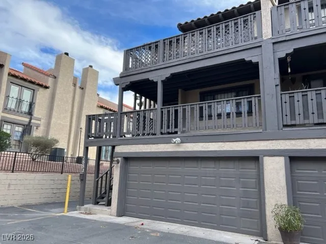 $1,695 | 2883 Calle Del Oro, Las Vegas, NV 89120