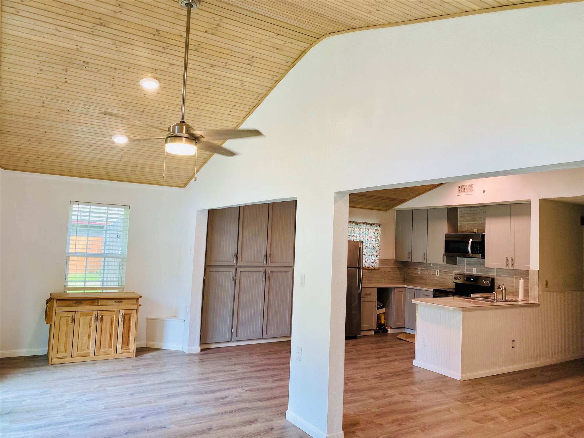 28624 Rantoul Court Point Blank, TX 77364 - Photo 9 of 29