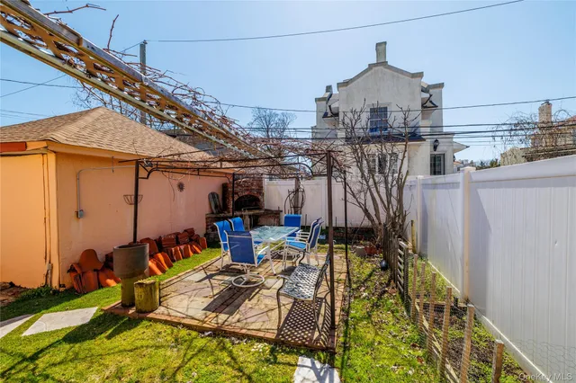 $3,800 | 66 East Walnut Street, Long Beach, NY 11561