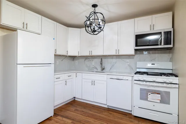 $3,800 | 66 East Walnut Street, Long Beach, NY 11561