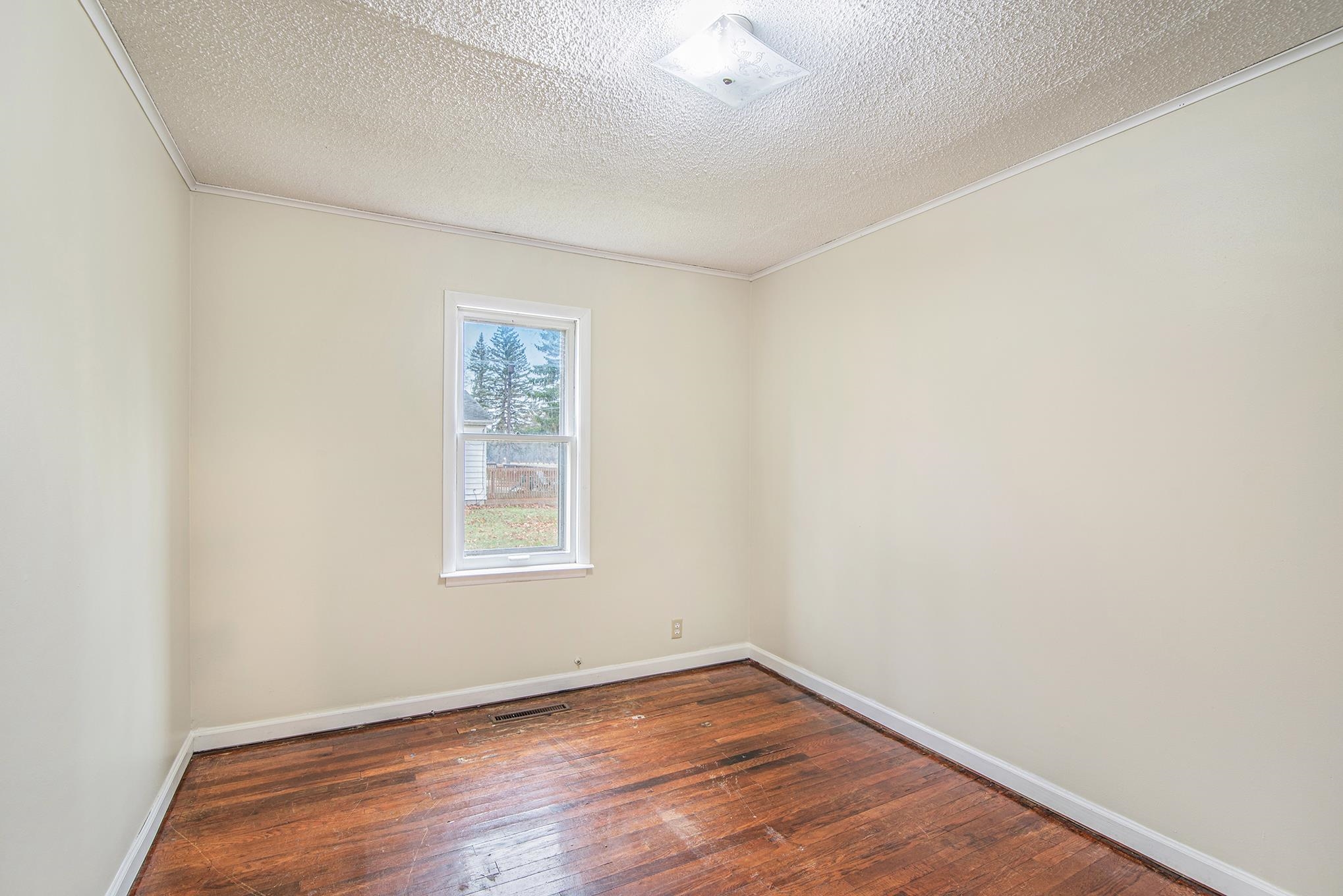 5100 North Webster Road Flint, MI 48504 - Photo 15 of 22 50097317-14.JPG