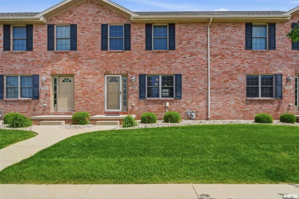 $249,900 | 1906 Glenbridge Road, Bloomington, IL 61704