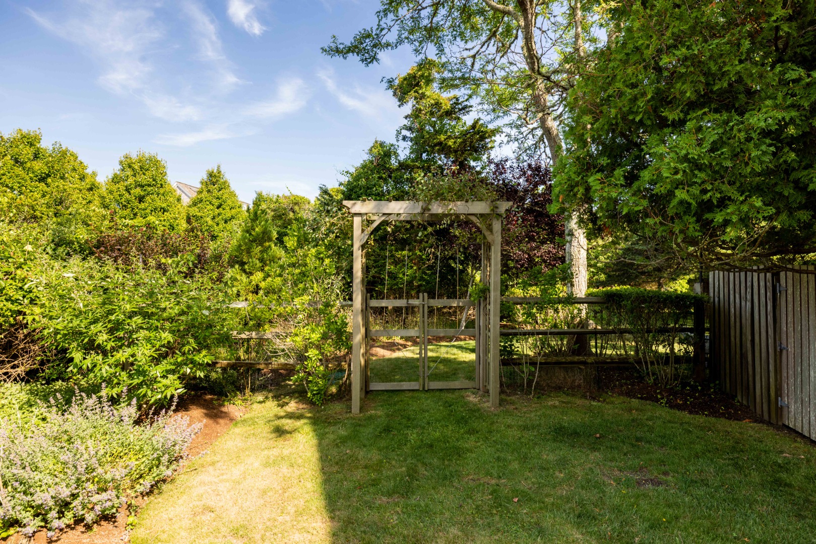 61 Monomoy Road Nantucket, MA 02554 - Photo 22 of 27