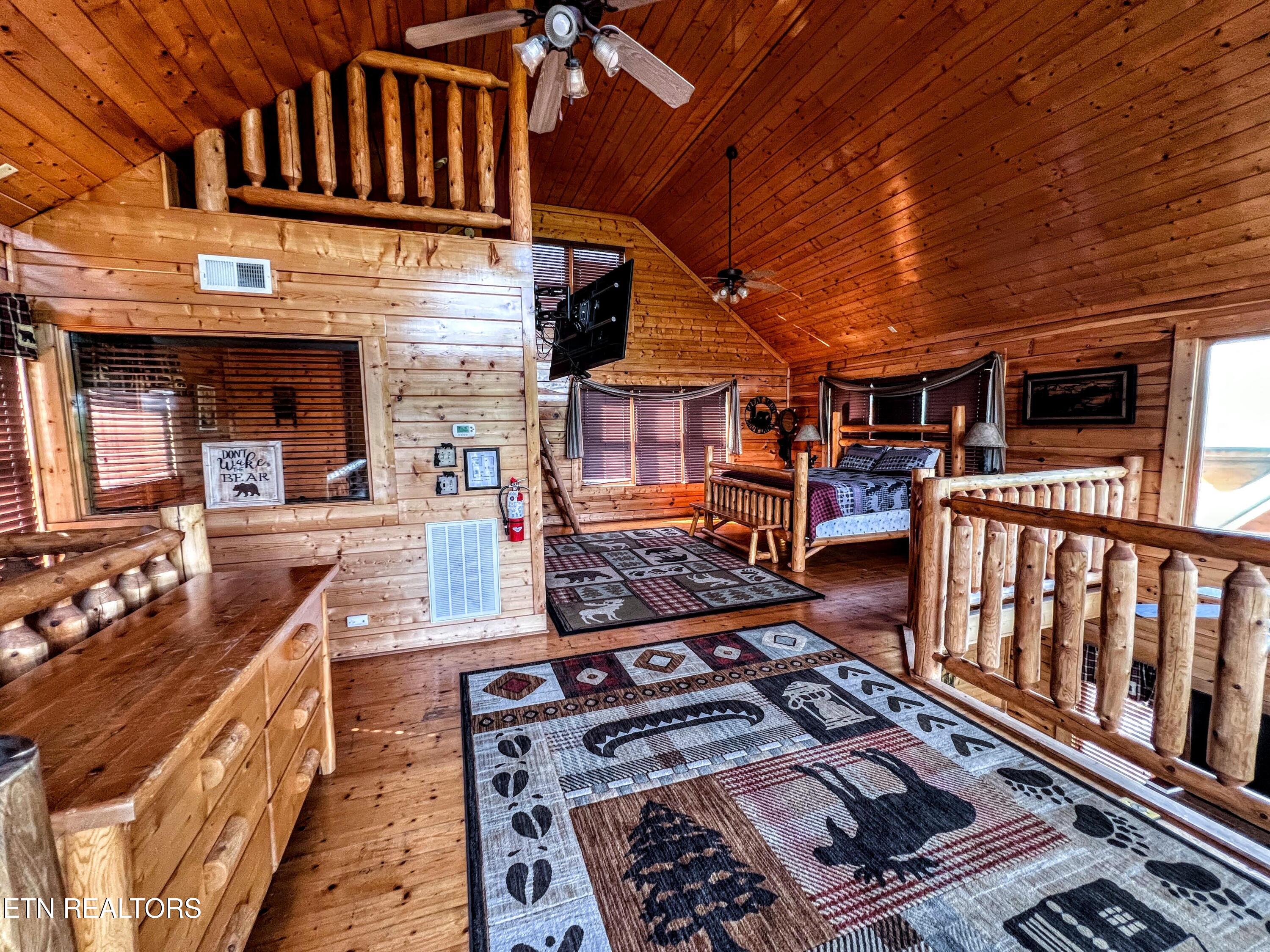 2866 White Oak Ridge Lane Sevierville, TN 37862 - Photo 23 of 36 Upper Suite