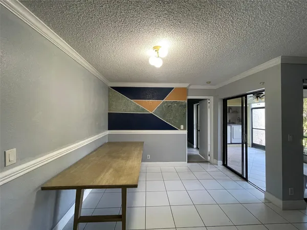 a view of entryway with a hall