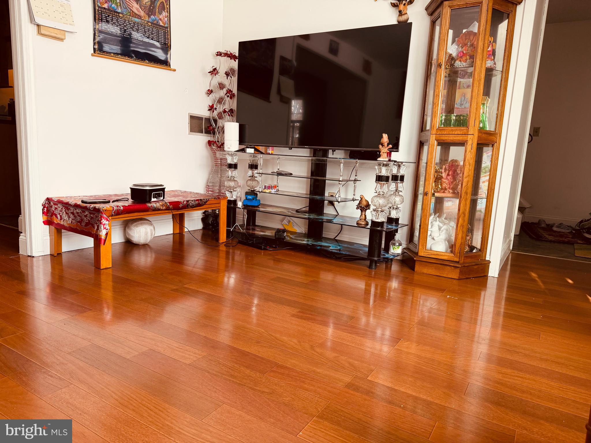 364 Hivner Road Harrisburg, PA 17111 - Photo 8 of 13 a living room with furniture and a flat screen tv