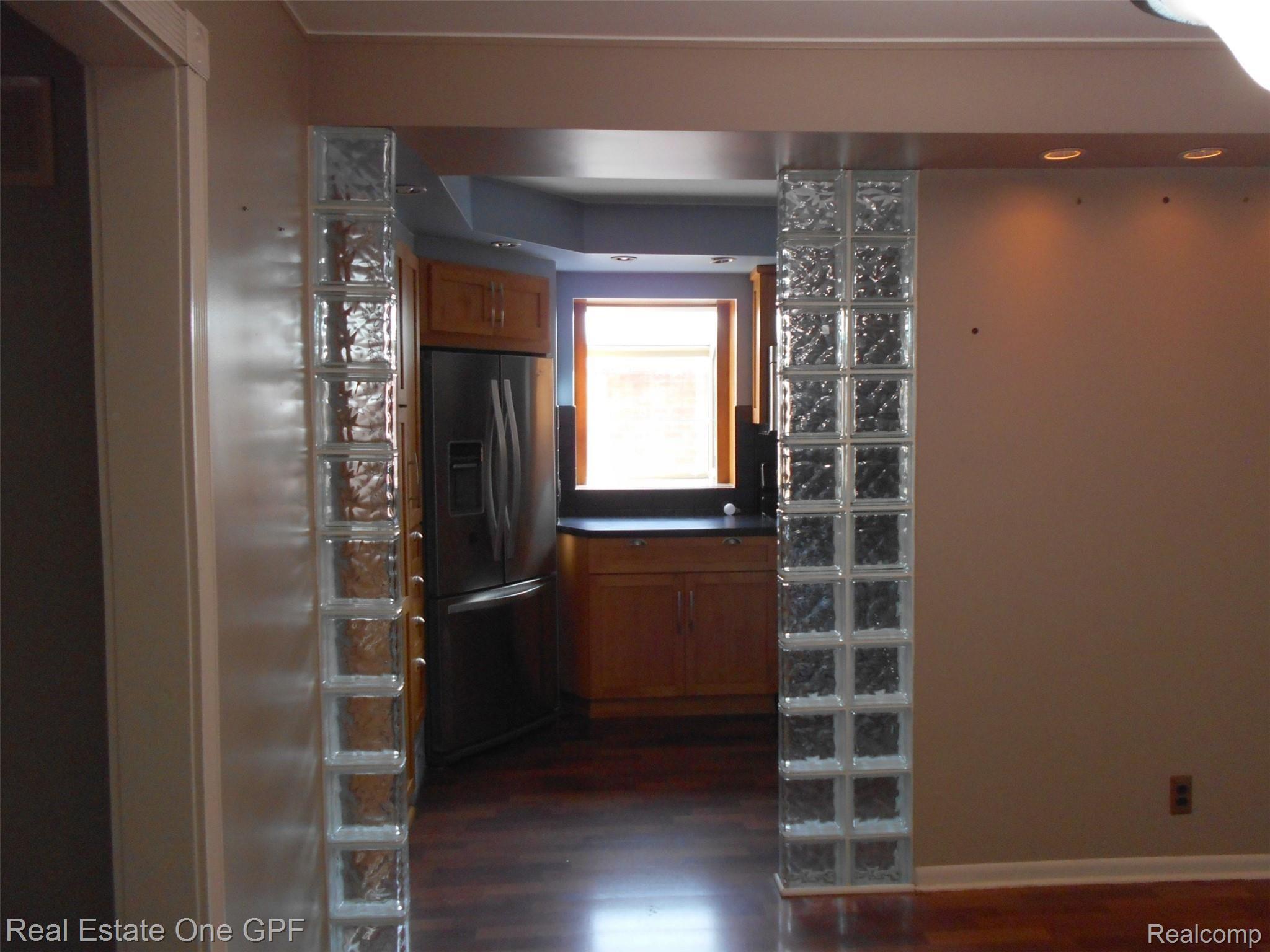 466 Touraine Road Grosse Pointe, MI 48236 - Photo 10 of 28 DSCN3416.JPG