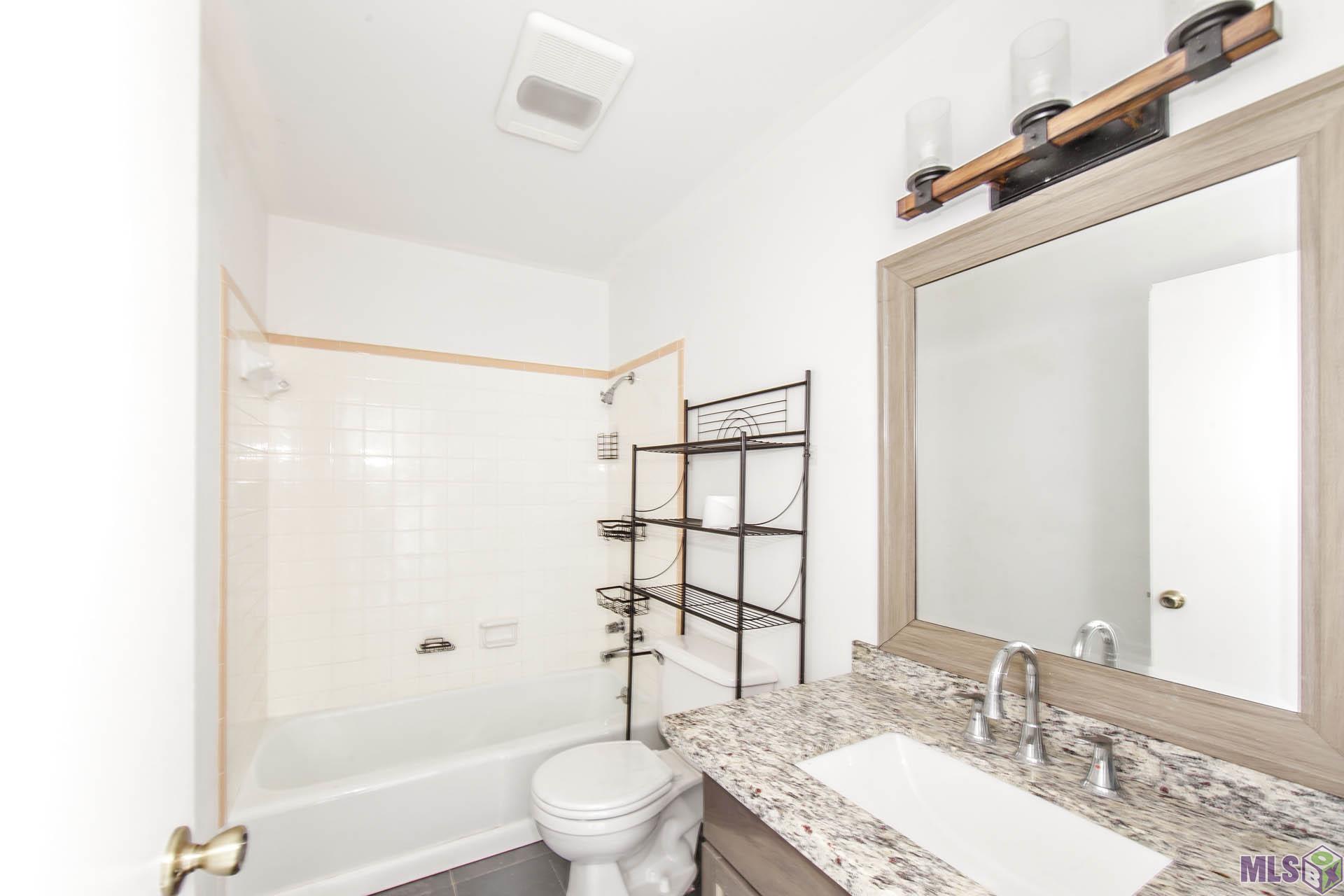 2121 Bayou Black Drive, Unit 2 Houma, LA 70360 - Photo 6 of 10