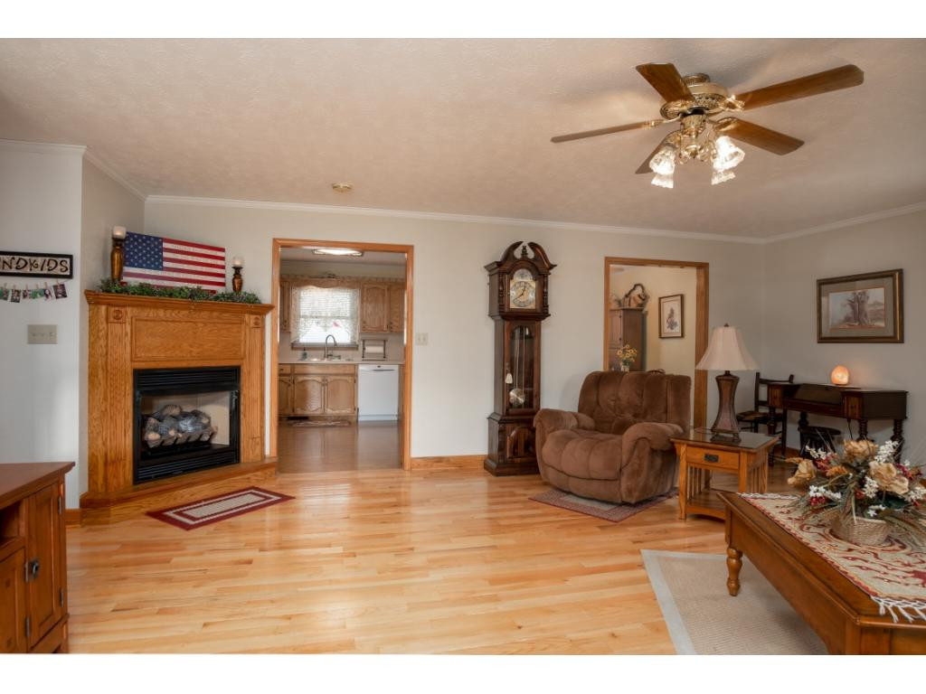 827 Browders Chapel Road Hiltons, VA 24258 - Photo 4 of 33 Photo 4