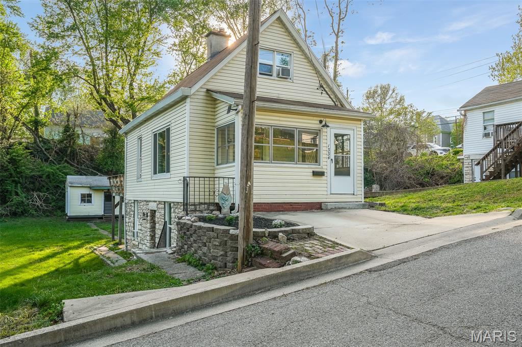 1334 Monroe Street Alton, IL 62002 - Photo 2 of 37