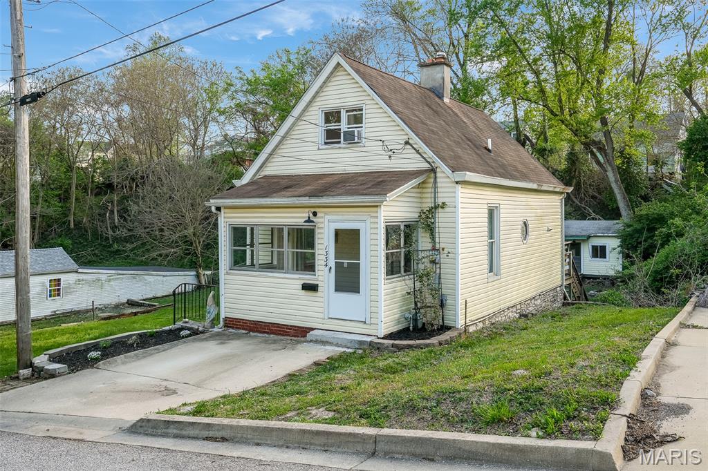 1334 Monroe Street Alton, IL 62002 - Photo 3 of 37