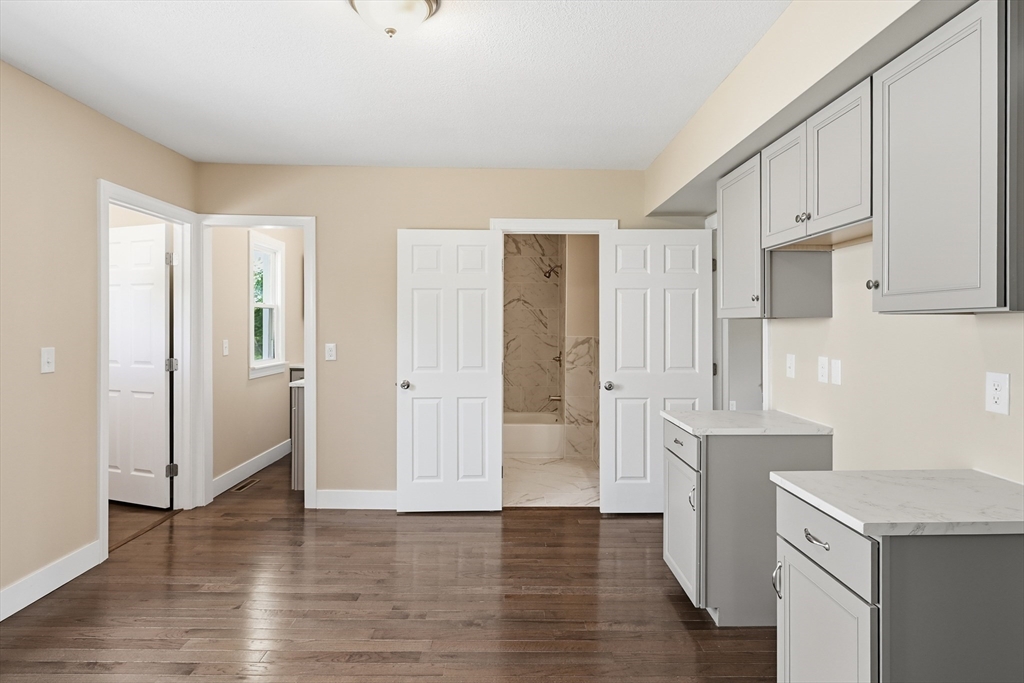 53 Devens Street Springfield, MA 01151 - Photo 12 of 40