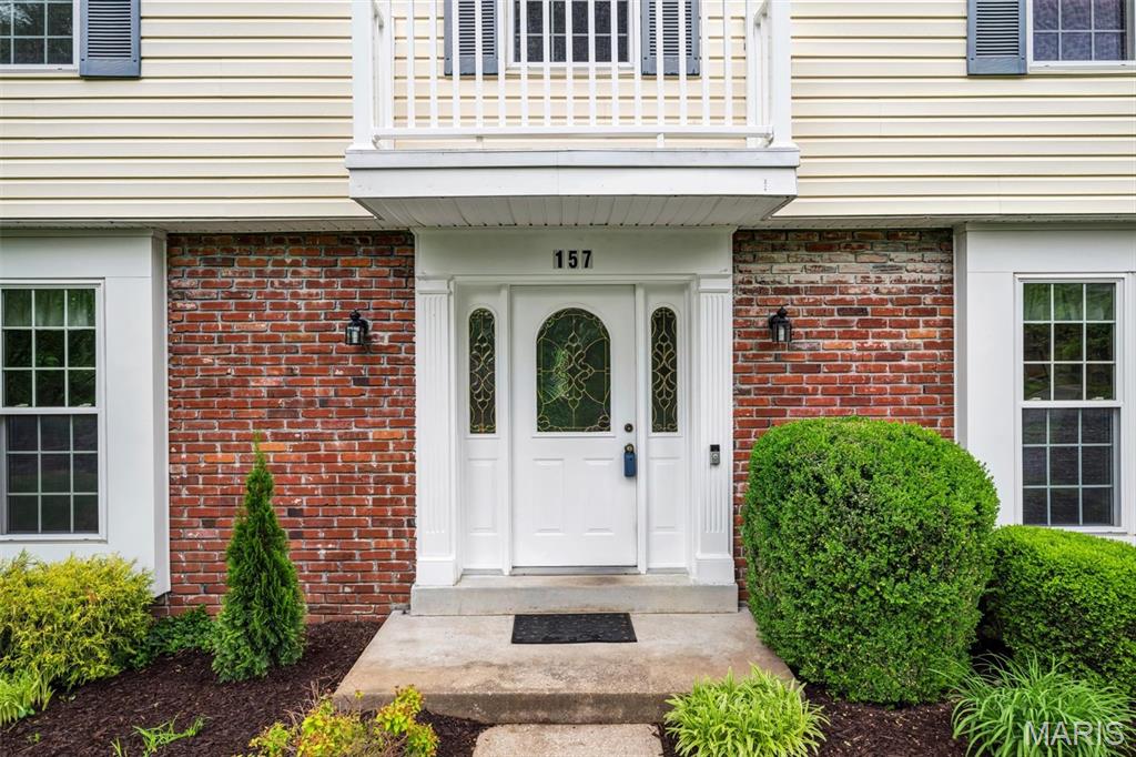 157 Spring Leigh Court Ballwin, MO 63011 - Photo 2 of 68