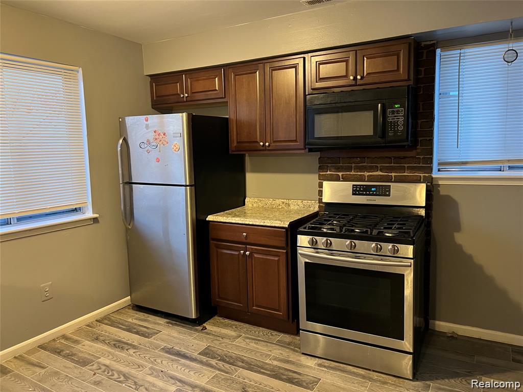 3944 South Gulley Road Dearborn Heights, MI 48125 - Photo 6 of 12