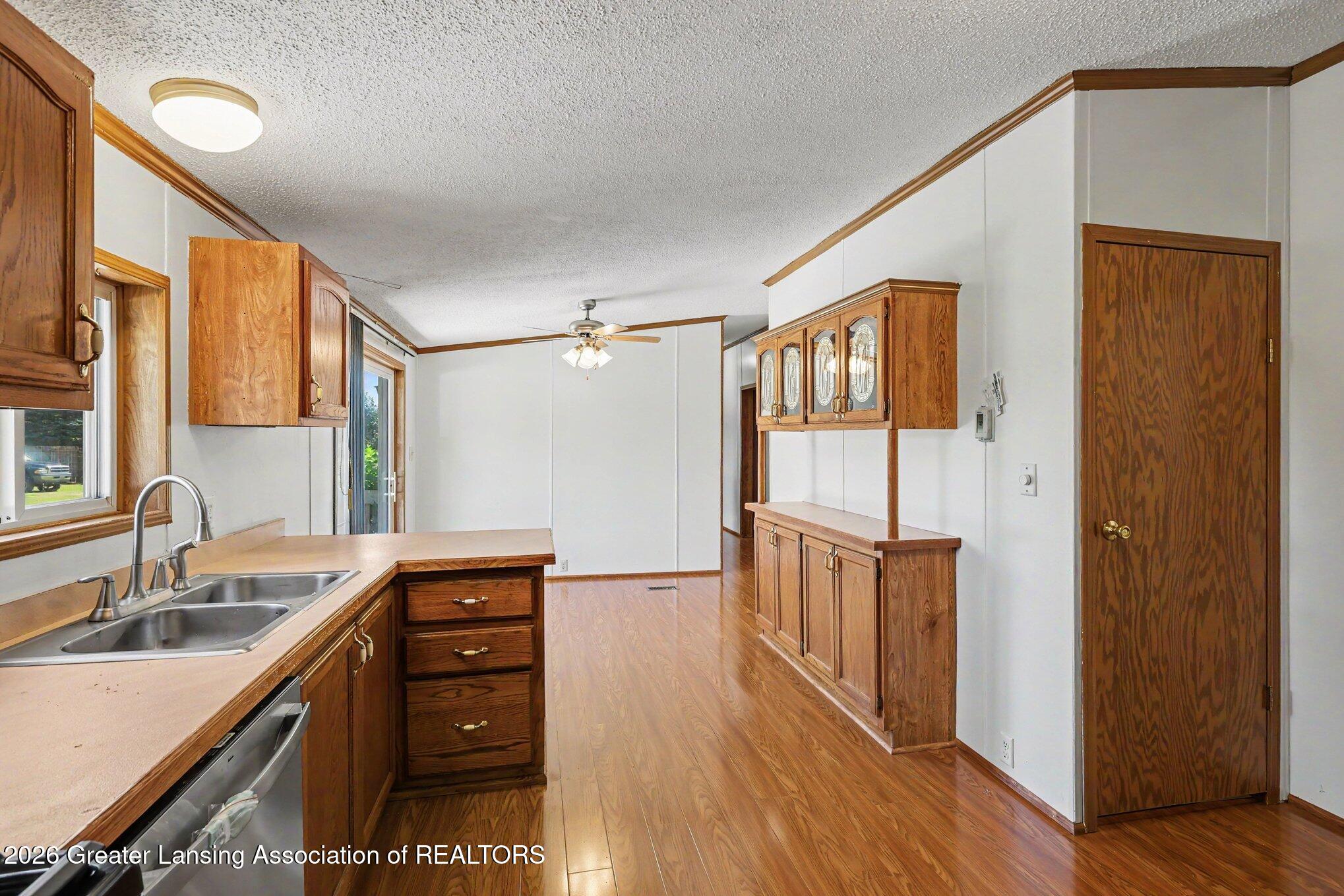 4270 Trumble Road Jackson, MI 49201 - Photo 11 of 31 Kitchen