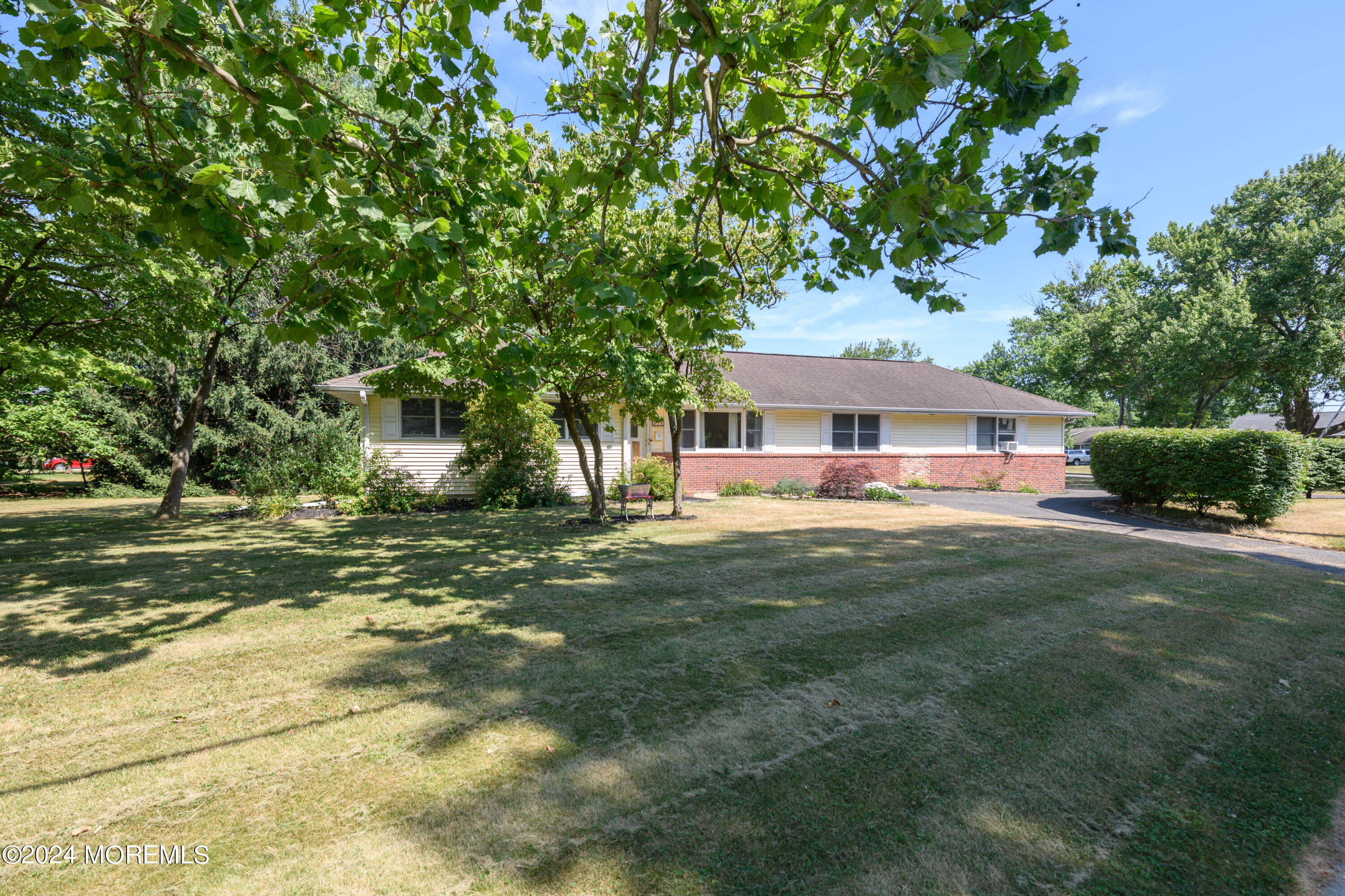 2 Morford Road Middletown, NJ 07748 - Photo 2 of 29 BAP_8628