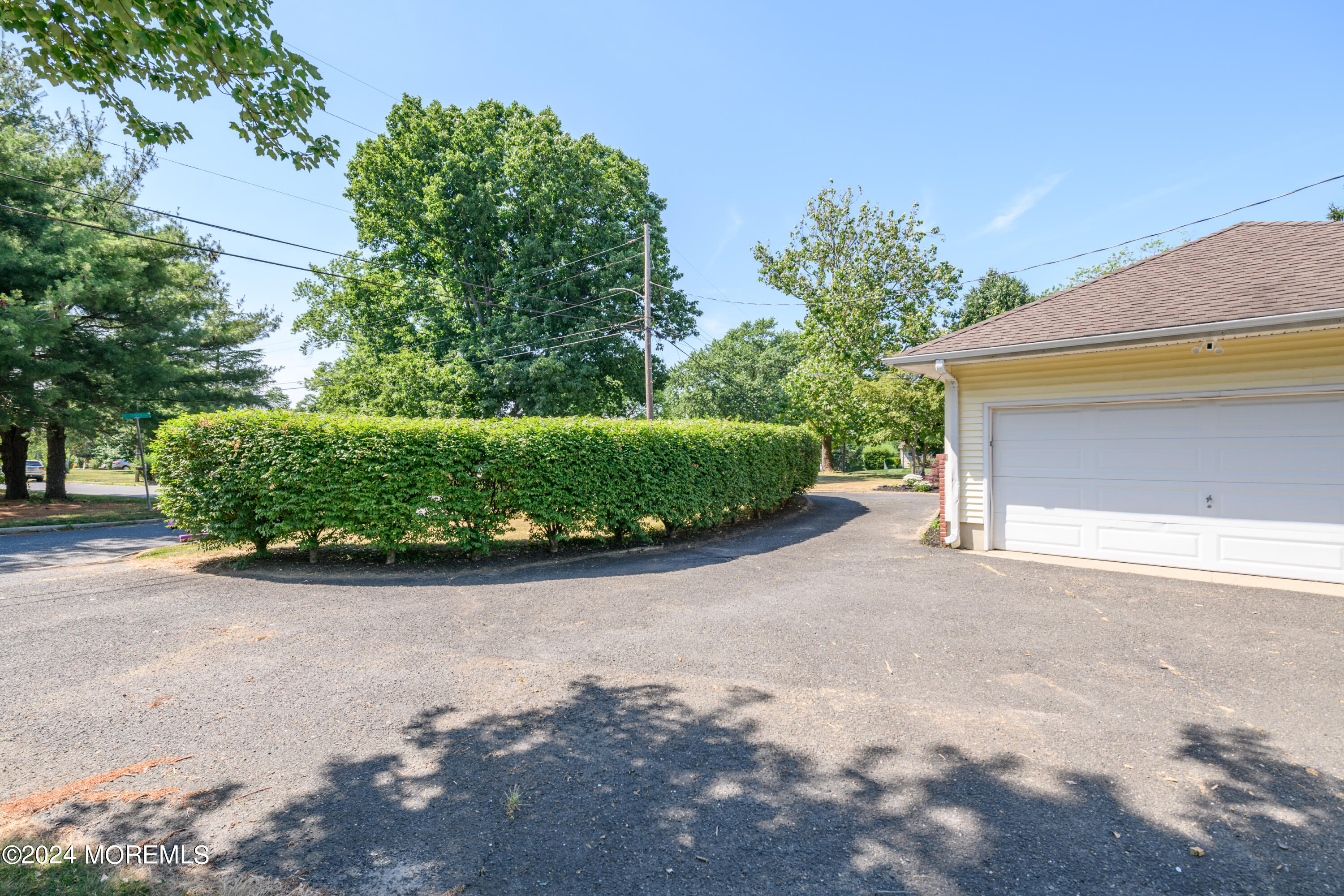 2 Morford Road Middletown, NJ 07748 - Photo 4 of 29 BAP_8632