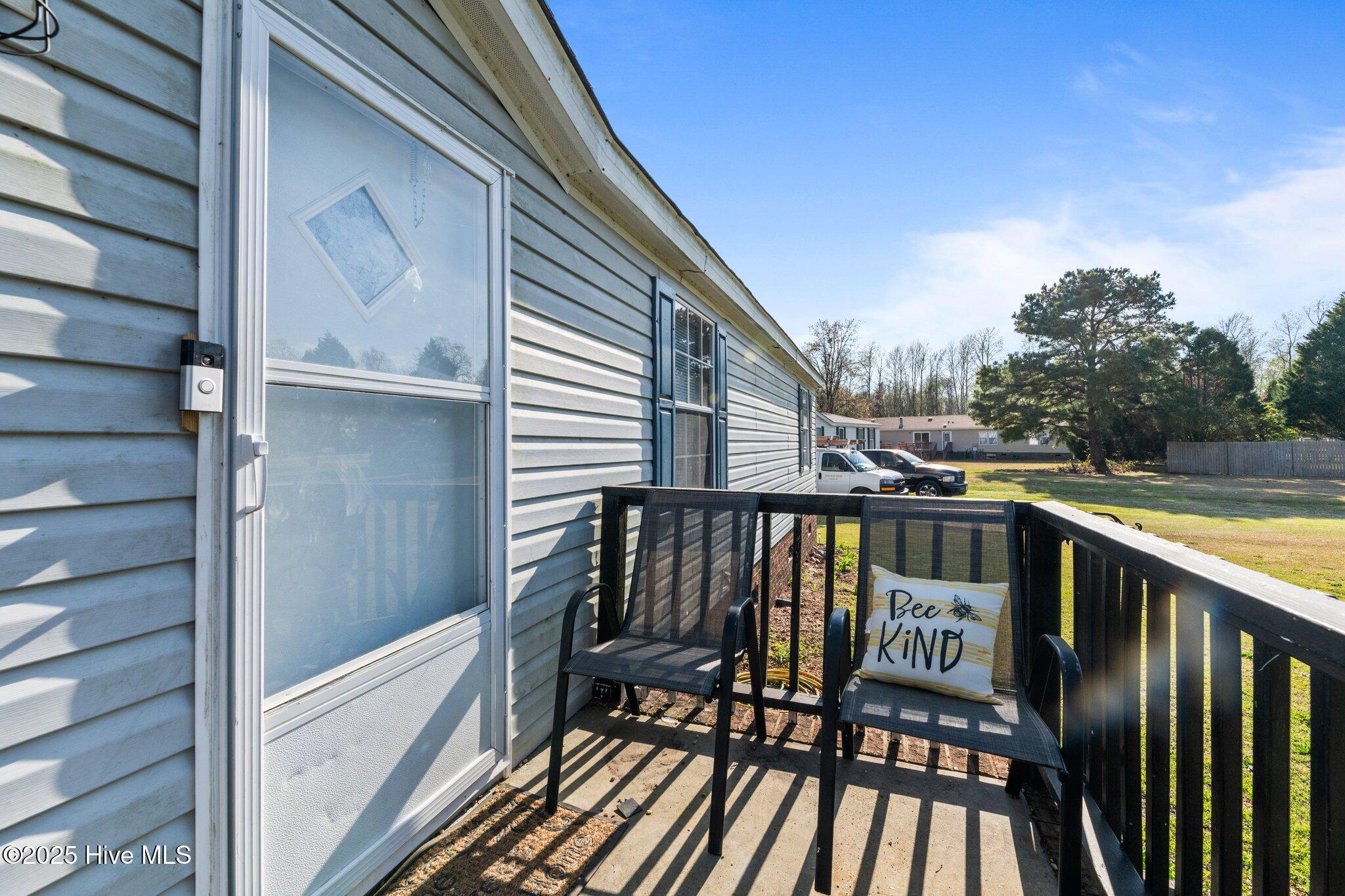 106 Theodore Lane New Bern, NC 28560 - Photo 4 of 58 23-web-or-mls-DSC_5646