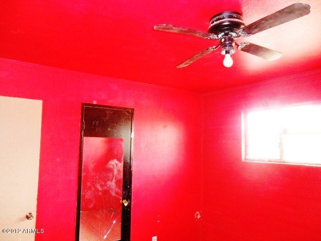 801 East Vineyard Road Phoenix, AZ 85042 - Photo 17 of 30 023-159499 - Fan & Light Fixtures