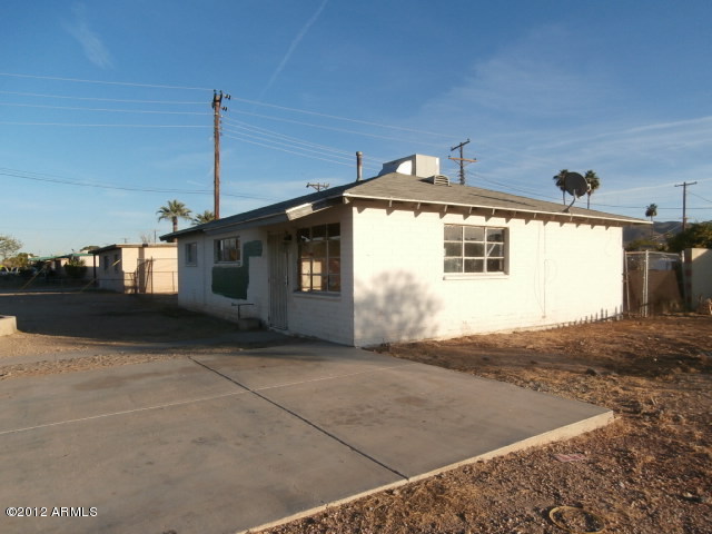 801 East Vineyard Road Phoenix, AZ 85042 - Photo 2 of 30 023-159499 - Front 2