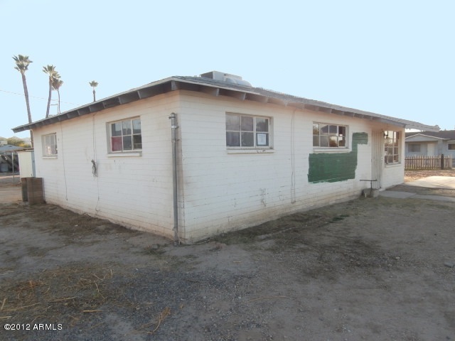 801 East Vineyard Road Phoenix, AZ 85042 - Photo 3 of 30 023-159499 - Front 3