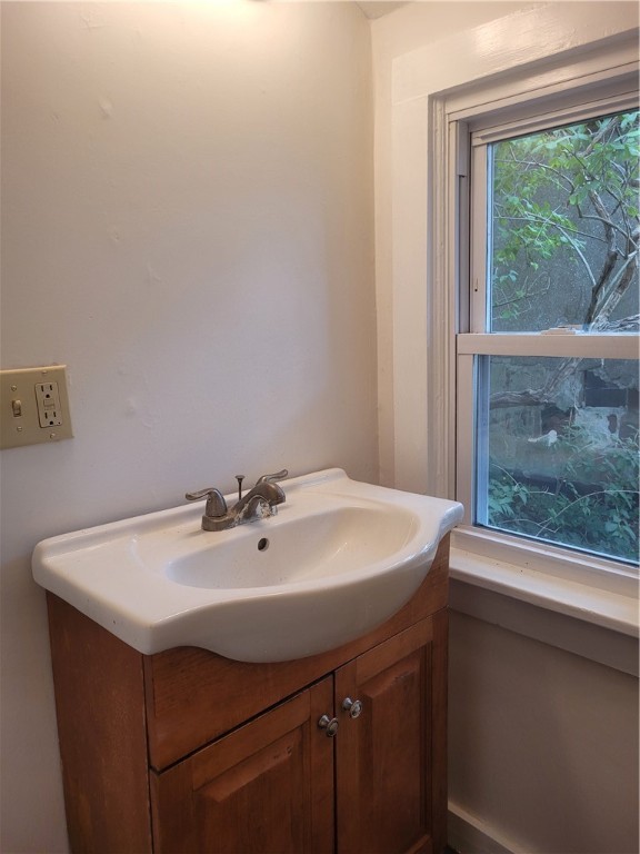 29 Bliss Road Newport, RI 02840 - Photo 21 of 39 first floor Bathroom