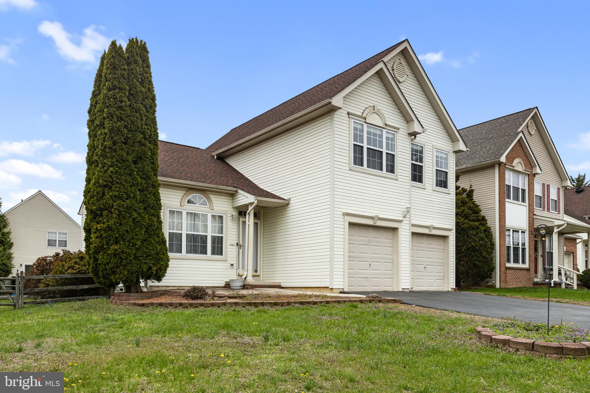 2 Kerrin Road Bear, DE 19701 - Photo 3 of 29 front view of a house with a yard