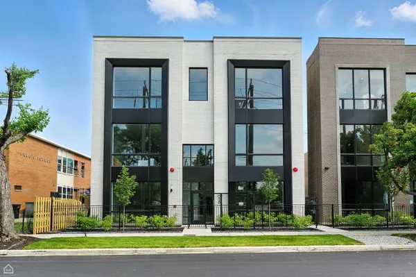 $3,100 | 1625 West 13th Street, Unit 201, Chicago, IL 60608