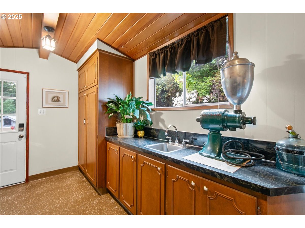 863 North Shepherd Road Washougal, WA 98671 - Photo 17 of 48