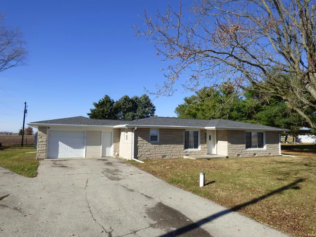 $255,000 | 2718 South County Road 450 West, Frankfort, IN 46041