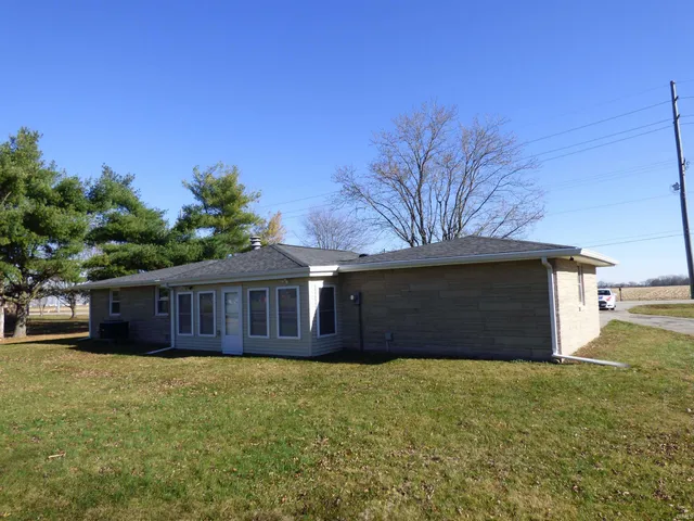 $255,000 | 2718 South County Road 450 West, Frankfort, IN 46041