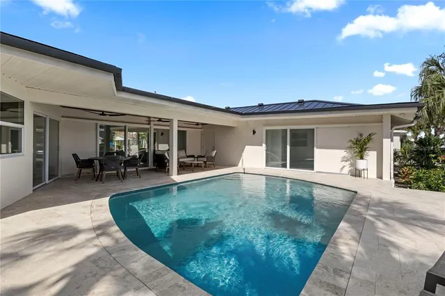 $2,395,000 | 624 Dundee Lane, Holmes Beach, FL 34217