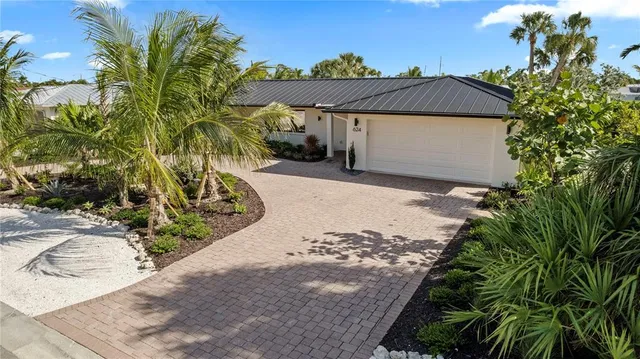 $2,395,000 | 624 Dundee Lane, Holmes Beach, FL 34217