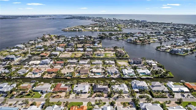 $2,395,000 | 624 Dundee Lane, Holmes Beach, FL 34217
