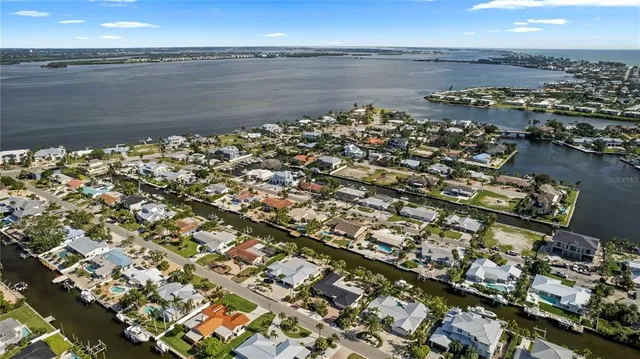 $2,395,000 | 624 Dundee Lane, Holmes Beach, FL 34217