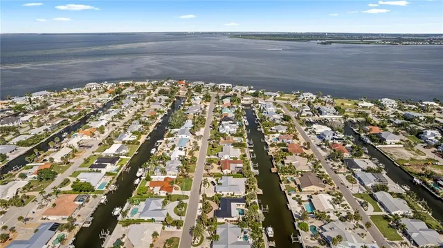 $2,395,000 | 624 Dundee Lane, Holmes Beach, FL 34217