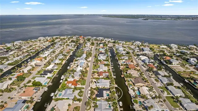 $2,395,000 | 624 Dundee Lane, Holmes Beach, FL 34217