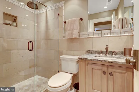$2,600,000 | 801 Olde Georgetown Court, Great Falls, VA 22066