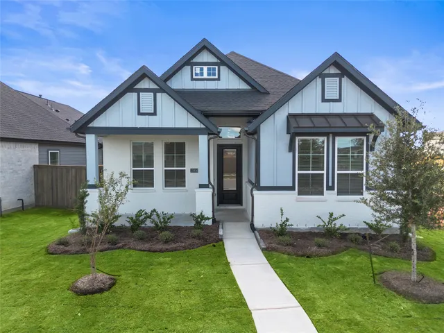 $392,990 | 11914 North Pavillion Drive, Mont Belvieu, TX 77523