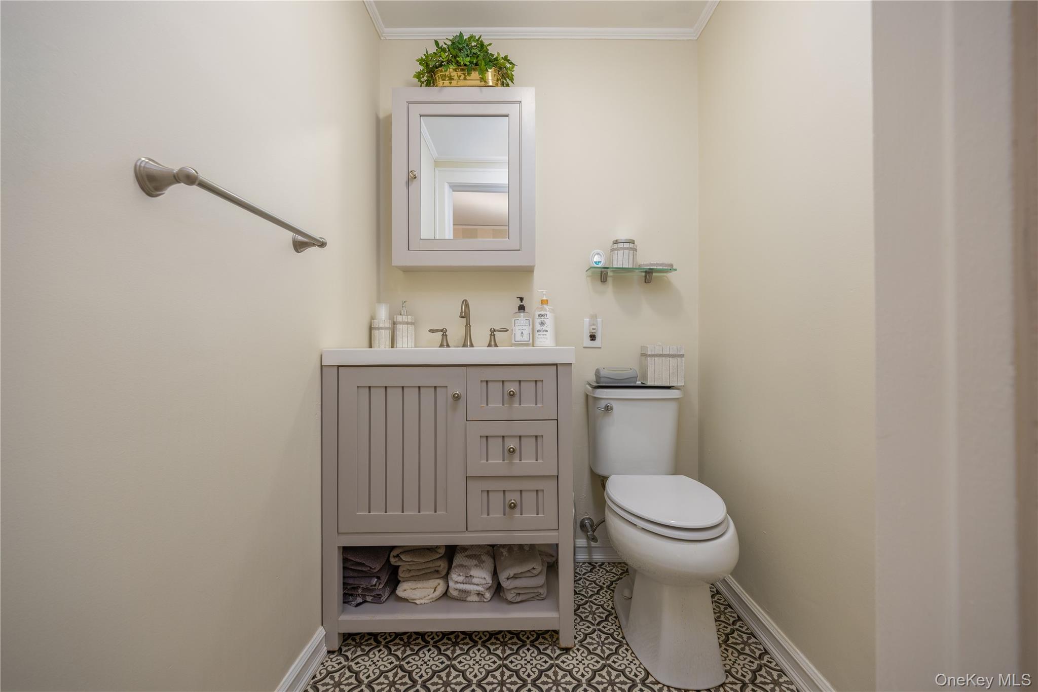 159 Fenimore Road New Rochelle, NY 10804 - Photo 17 of 37 Guest 1/2 bath