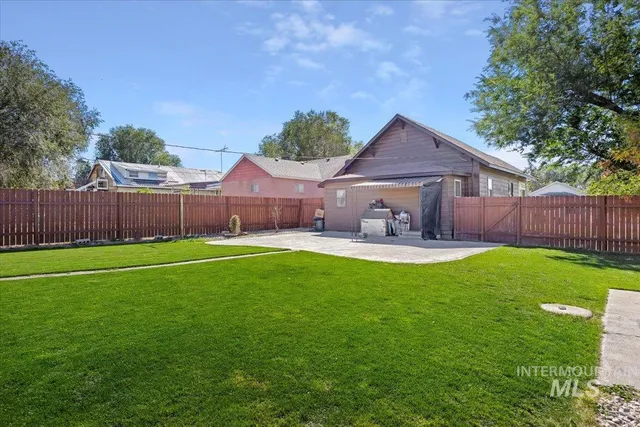 $235,000 | 328 13th Avenue North, Buhl, ID 83316