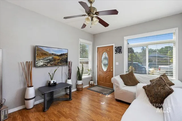 $235,000 | 328 13th Avenue North, Buhl, ID 83316