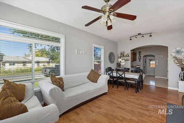 $235,000 | 328 13th Avenue North, Buhl, ID 83316