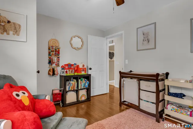 $385,000 | 21 Oakridge Drive, Gales Ferry, CT 06335