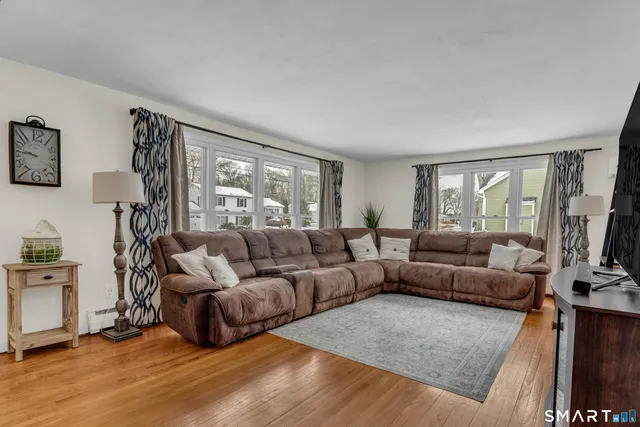 $385,000 | 21 Oakridge Drive, Gales Ferry, CT 06335