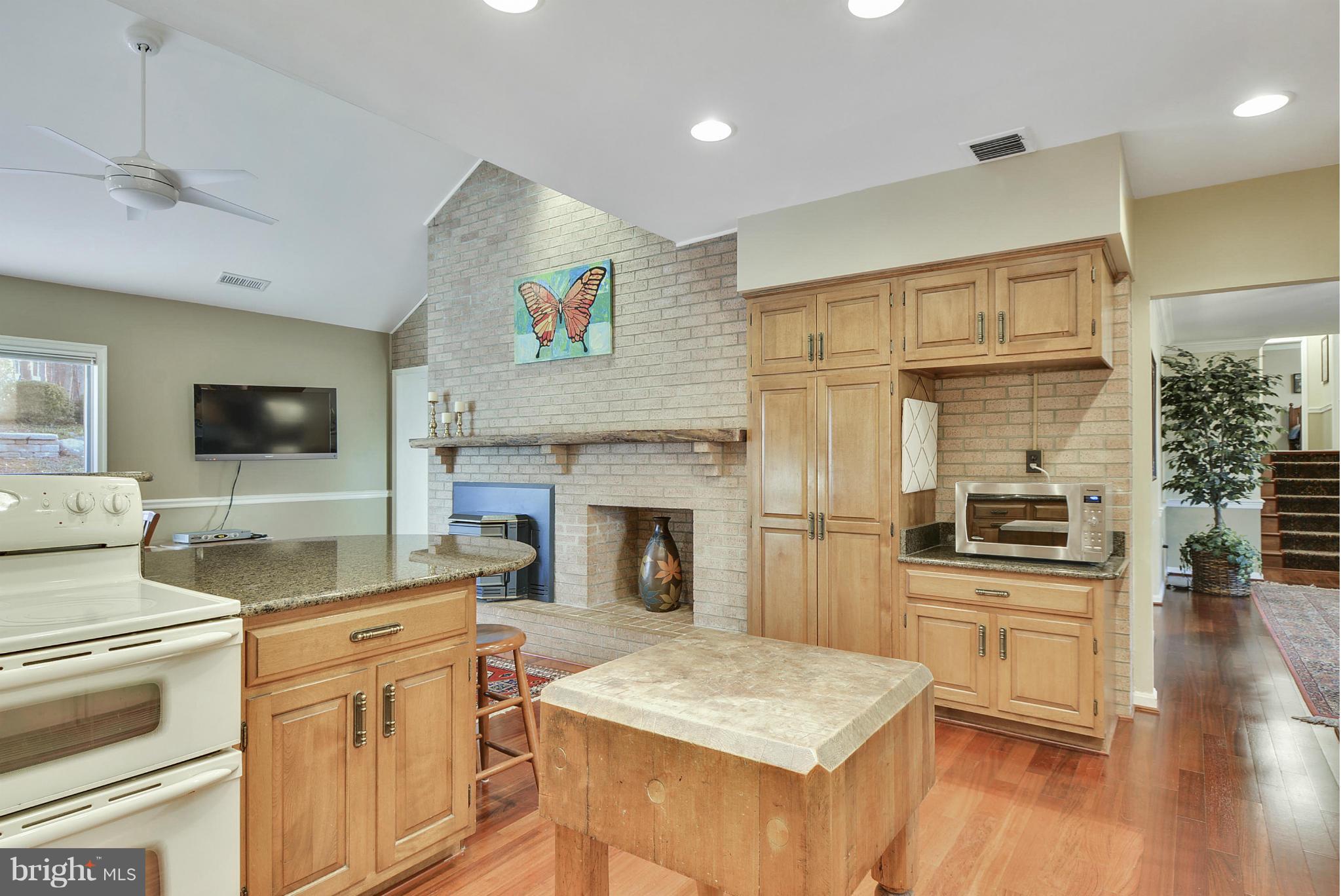 3487 Godspeed Road Davidsonville, MD 21035 - Photo 8 of 30 New stainless appliances just installed