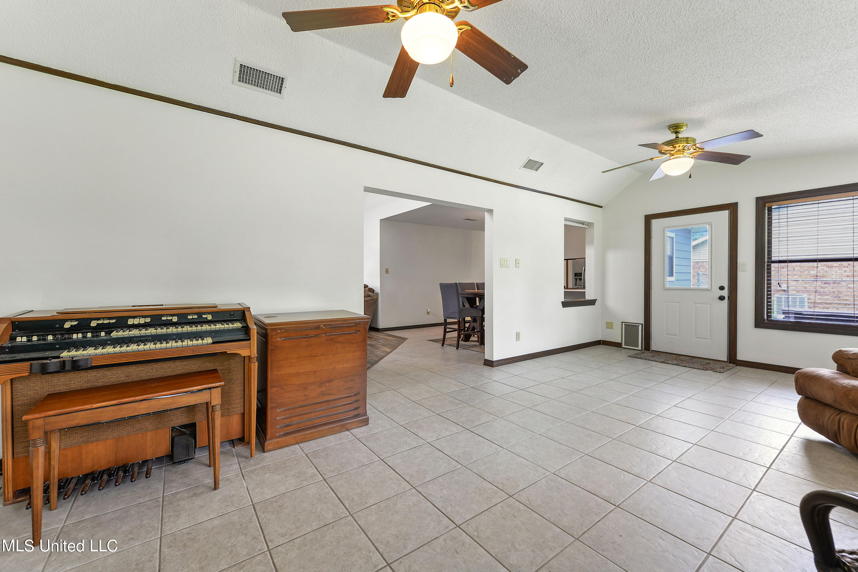 1323 Diller Road Ocean Springs, MS 39564 - Photo 21 of 34 021