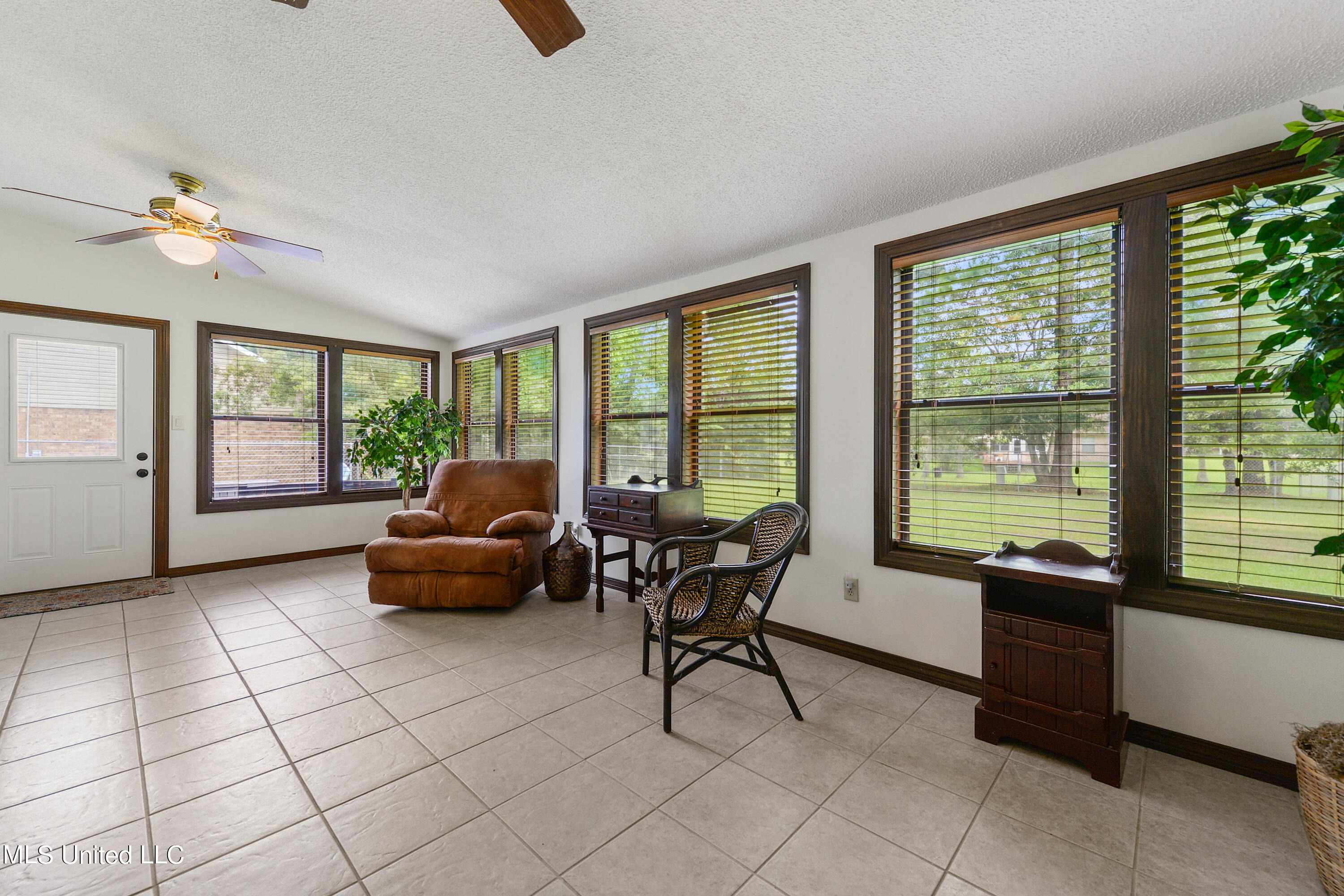 1323 Diller Road Ocean Springs, MS 39564 - Photo 22 of 34 022