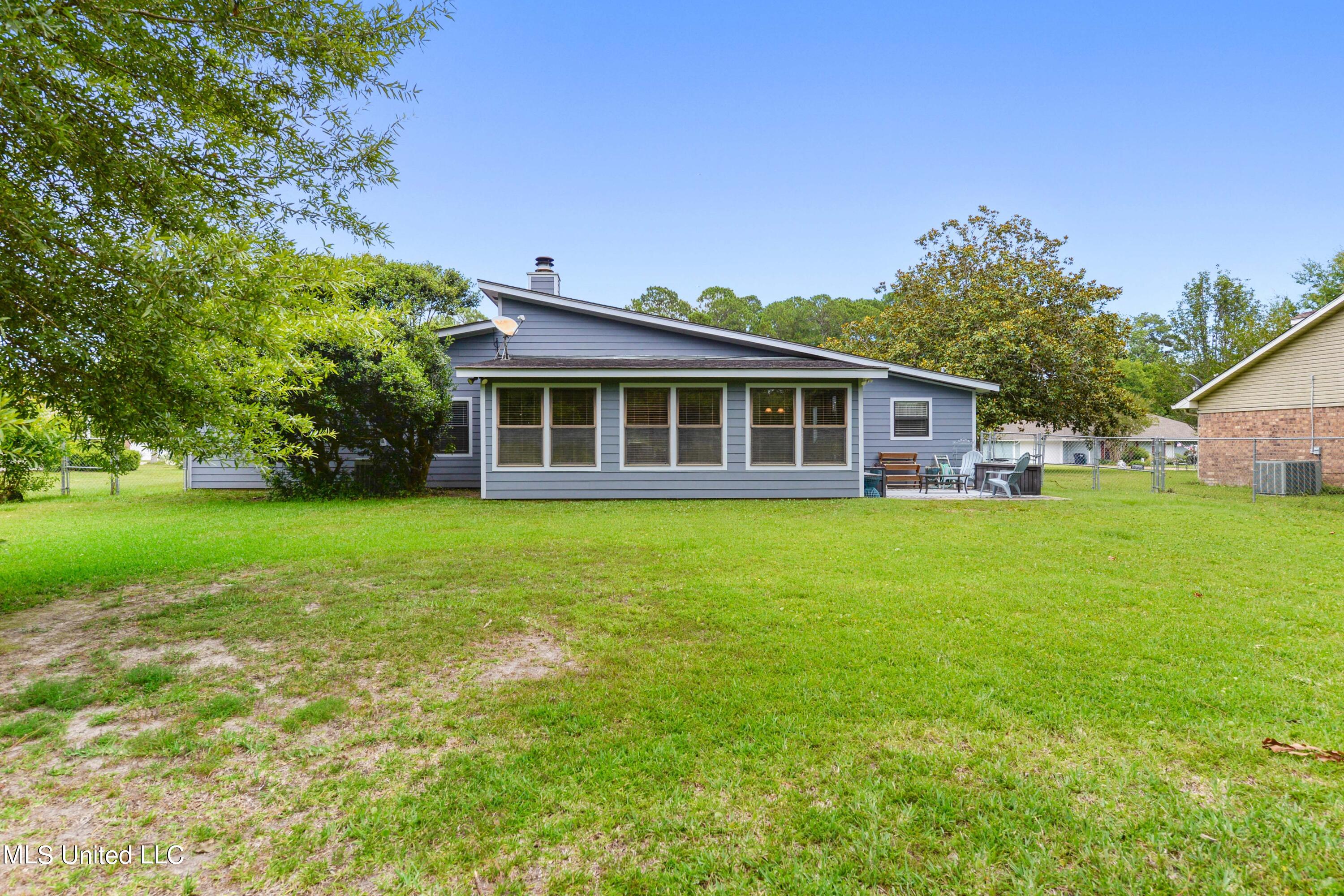 1323 Diller Road Ocean Springs, MS 39564 - Photo 26 of 34 026