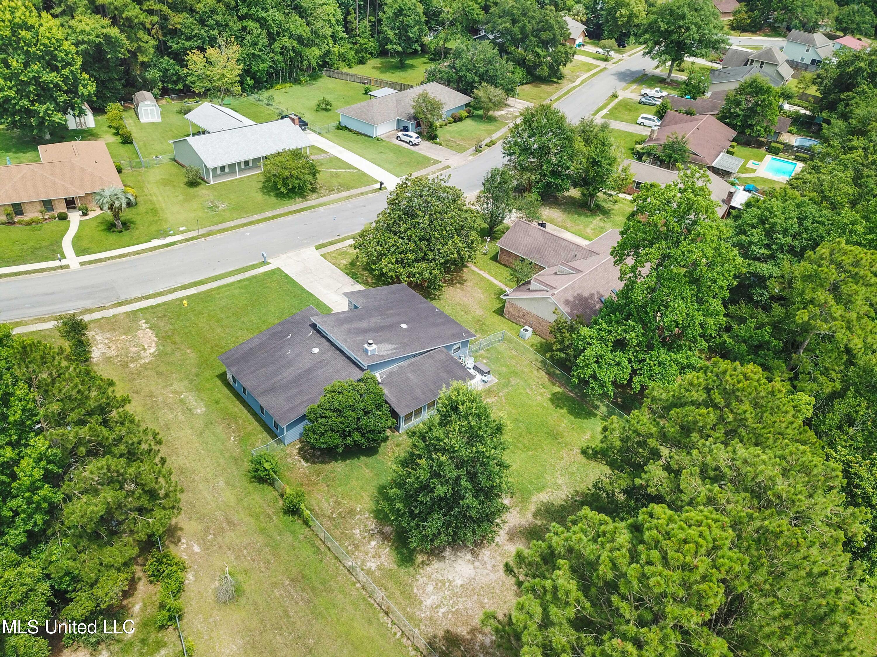 1323 Diller Road Ocean Springs, MS 39564 - Photo 30 of 34 030